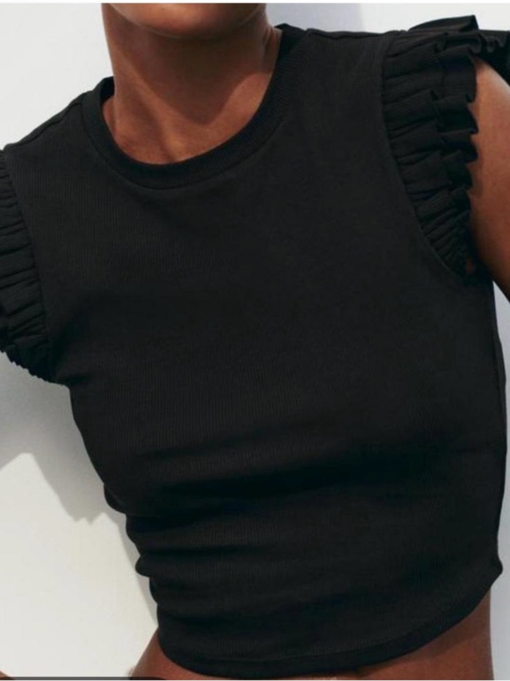 Zara Ruffled Rib Knit Tee | EUC | Sz L